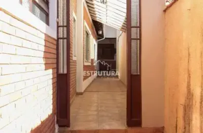 Casa para venda em centro de 271.00m² com 4 quartos, 1 suite e 2 garagens