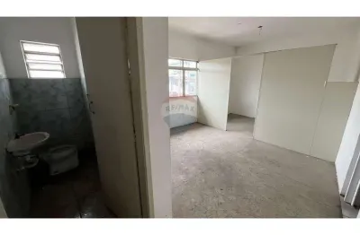 Sala comercial para alugar em jardim castilho de 67.90m²