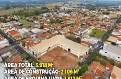 Galpão / depósito / armazém para alugar em centro de 2106.00m² com 10 garagens