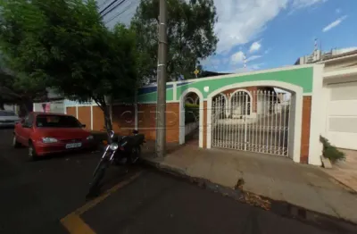 Casa para venda em centro de 317.00m² com 3 quartos, 3 suites e 8 garagens
