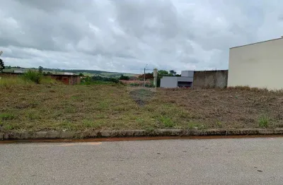 Terreno à venda no Centro, Capela do Alto 