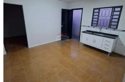 Casa para alugar em jardim pacaembu de 50.00m² com 1 quarto e 1 garagem