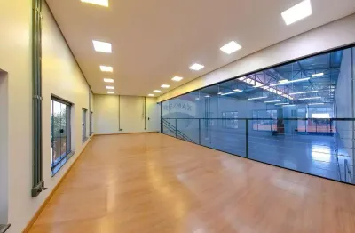Imóvel comercial para alugar em centro de 320.00m² com 2 garagens