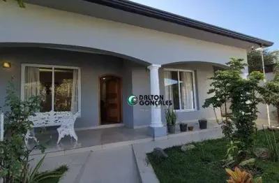 Casa para alugar em jardim dom bosco de 258.00m² com 3 quartos, 1 suite e 2 garagens