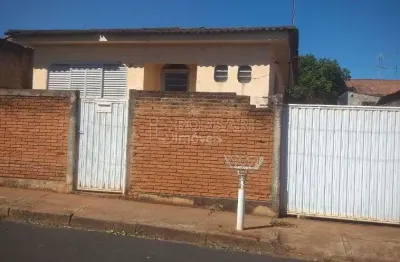 Casa para venda em centro de 117.00m² com 3 quartos e 3 garagens