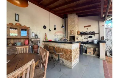 Casa para venda em ribeirânia de 261.10m² com 3 quartos, 1 suite e 2 garagens