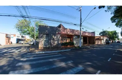 Casa para venda em centro de 447.60m² com 3 quartos e 4 garagens