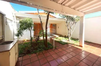 Casa para venda em centro de 133.00m² com 2 quartos, 1 suite e 1 garagem