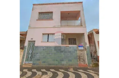 Sobrado para venda em centro de 254.30m² com 8 quartos
