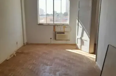 Sala comercial para venda em centro de 50.00m² com 1 garagem