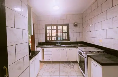 Casa de condomínio para alugar em parque residencial itapeti de 140.00m² com 3 quartos, 1 suite e 4 garagens