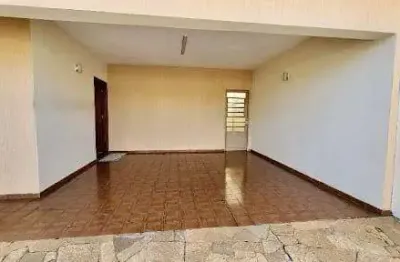 Casa para venda em jardim aparecida nasser de 250.00m² com 3 quartos, 1 suite e 2 garagens