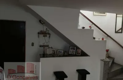 Sobrado para venda em centro de 168.00m² com 3 quartos e 2 garagens