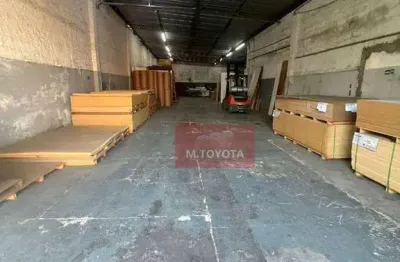 Sala comercial para alugar em vila augusta de 700.00m² com 3 garagens