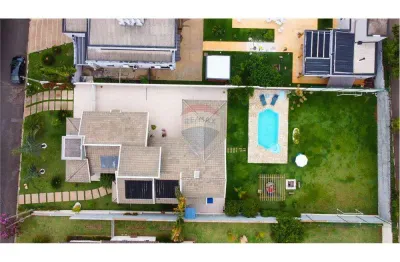 Casa para alugar em residencial dos lagos de 253.00m² com 3 quartos, 3 suites e 6 garagens