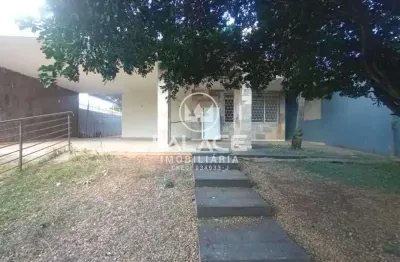 Casa para alugar em centro de 311.00m² com 5 quartos, 1 suite e 3 garagens