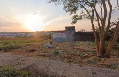 Terreno à venda na Rua Antônio Serra, 00, Jardim Marabá, Lins