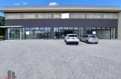 Sala comercial para alugar em jardim marica de 300.00m² com 8 garagens
