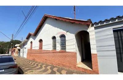 Casa com 2 quartos à venda na Rua Saldanha Marinho, 612, Centro, Araras