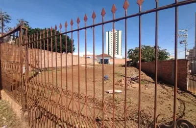 Casa com 2 quartos à venda na Avenida Pio Corrêa Pinheiro, 509, Vila Melhado, Araraquara