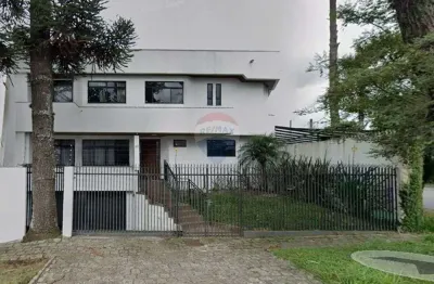 Sobrado para venda em água verde de 214.00m² com 4 quartos, 2 suites e 3 garagens