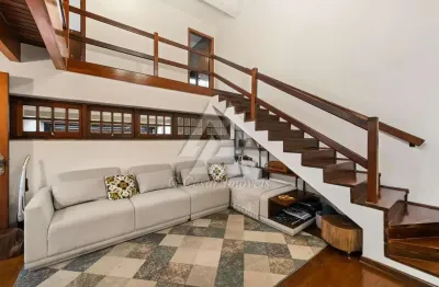 Sobrado para venda em centro de 250.00m² com 3 quartos, 3 suites e 3 garagens