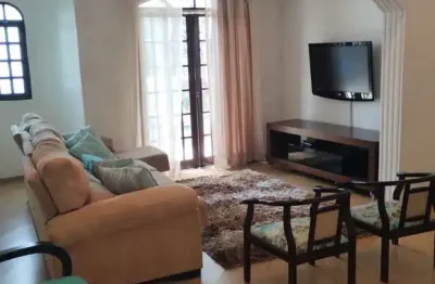 Sobrado para venda em centro de 243.00m² com 3 quartos, 2 suites e 2 garagens