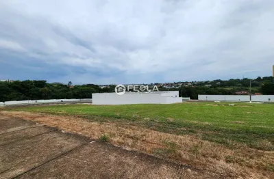 Terreno em condomínio fechado à venda em Chácara Letônia, Americana 