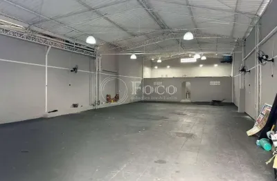 Galpão / depósito / armazém para alugar em centro de 270.00m²