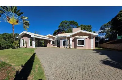 Casa para venda em centro de 190.23m² com 4 quartos, 4 suites e 6 garagens