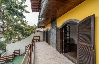 Casa para venda em cacuia de 421.00m² com 5 quartos, 3 suites e 2 garagens