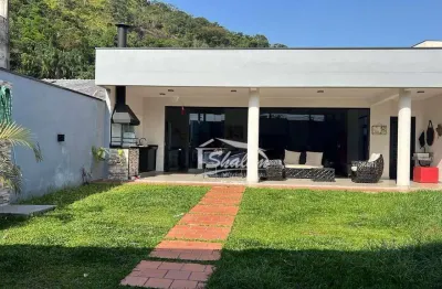Casa para venda em centro de 150.00m² com 3 quartos, 3 suites e 6 garagens