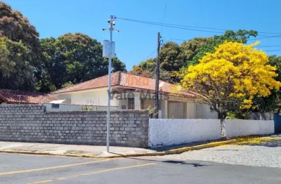Casa para alugar em vila canevari de 248.00m² com 3 quartos, 1 suite e 2 garagens