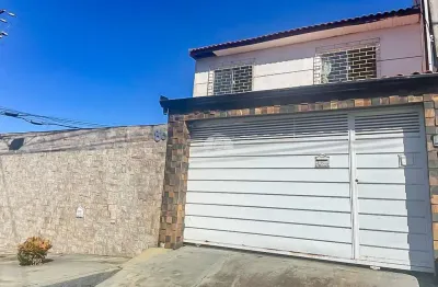 Sobrado para venda em guarani de 65.00m² com 3 quartos, 1 suite e 2 garagens