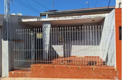 Casa com 2 quartos à venda na Vila Casa Branca, Botucatu 