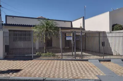Casa para venda em centro de 220.00m² com 2 quartos, 1 suite e 1 garagem