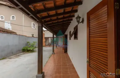 Casa para venda em praia da lagoinha - bairro de 360.00m² com 2 quartos, 2 suites e 2 garagens