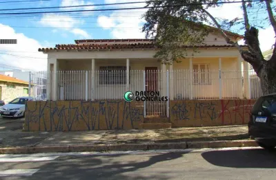 Casa para venda em centro de 147.00m² com 4 quartos e 2 garagens