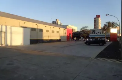 Galpão / depósito / armazém para alugar em vila rezende de 660.00m²