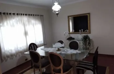 Casa para venda em castelinho de 252.00m² com 3 quartos, 1 suite e 4 garagens