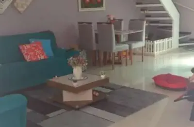 Casa para venda em centro de 170.00m² com 3 quartos, 1 suite e 2 garagens