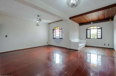 Casa para alugar em jardim messina de 210.00m² com 3 quartos, 1 suite e 4 garagens