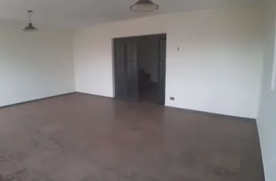 Casa para venda e aluguel em centro de 304.00m² com 4 quartos, 2 suites e 2 garagens