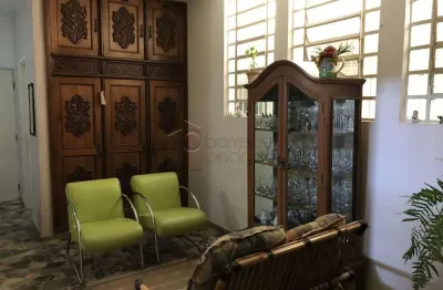 Casa para alugar em anhangabaú de 262.00m² com 3 quartos, 1 suite e 3 garagens