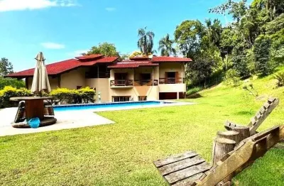 Casa para venda em jardim itatiaia de 10.00m² com 4 quartos, 2 suites e 4 garagens