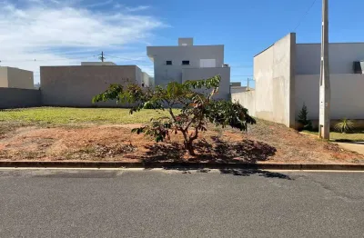 Terreno em condomínio fechado à venda na Rua Elza Almeida Lemos, 523, Petit-Trianon, Araçatuba