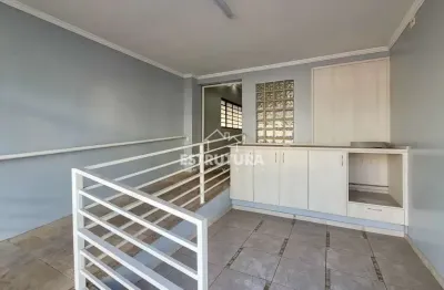 Imóvel comercial para alugar em centro de 257.00m² com 8 garagens