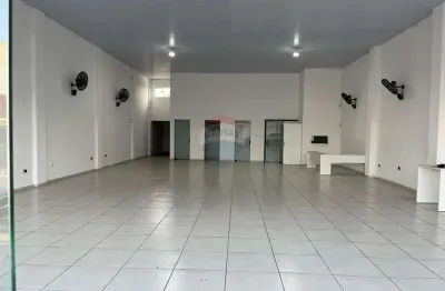 Imóvel comercial para alugar em lote de 285.00m² com 4 garagens