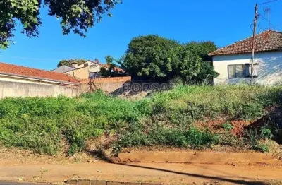 Terreno à venda na Rua Gaspar Abrita, Vila Ferroviária, Araraquara