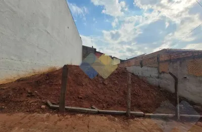 Terreno à venda no Parque São Domingos, Botucatu 